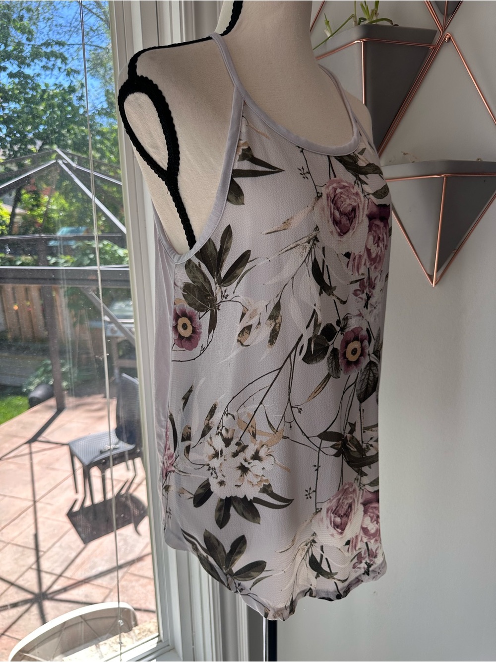 KISMET Floral Print Racerback Tank Top - White with Pink Roses Size Medium - Picture 2 of 7